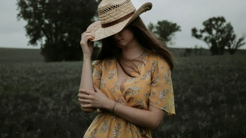 Yaz elbisesinin üstüne ne giyilir hava serin olunca